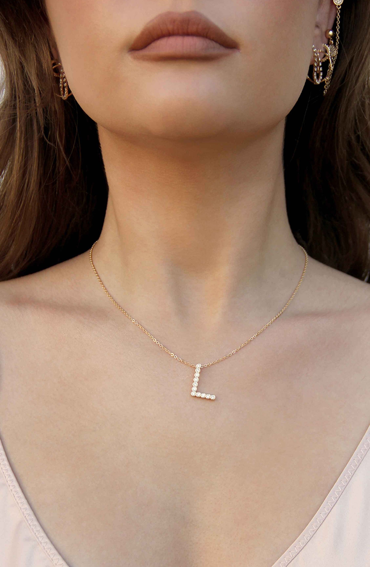 Simple Crystal Initial 18k Gold Plated Necklace letter L model